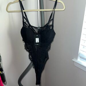FashionNova Wanderlust Lace bodysuit